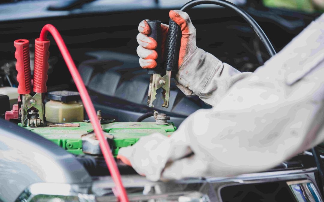 Aki Mobil Mogok? Cara Jumper Aki Mobil Aman & Kapan Harus Diganti